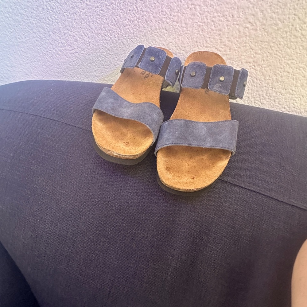 NAOT Scarlett Midnight Blue Suede 39